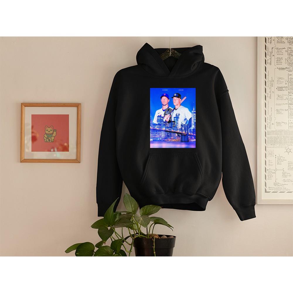 Mets vs Yankees In MLB The Battle Of New York Shirt