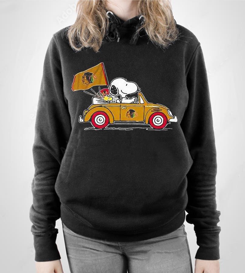 NFL Chicago Blackhawks Snoopy And Woodstock Drives Chicago Blackhawks Beetle Car Shirt