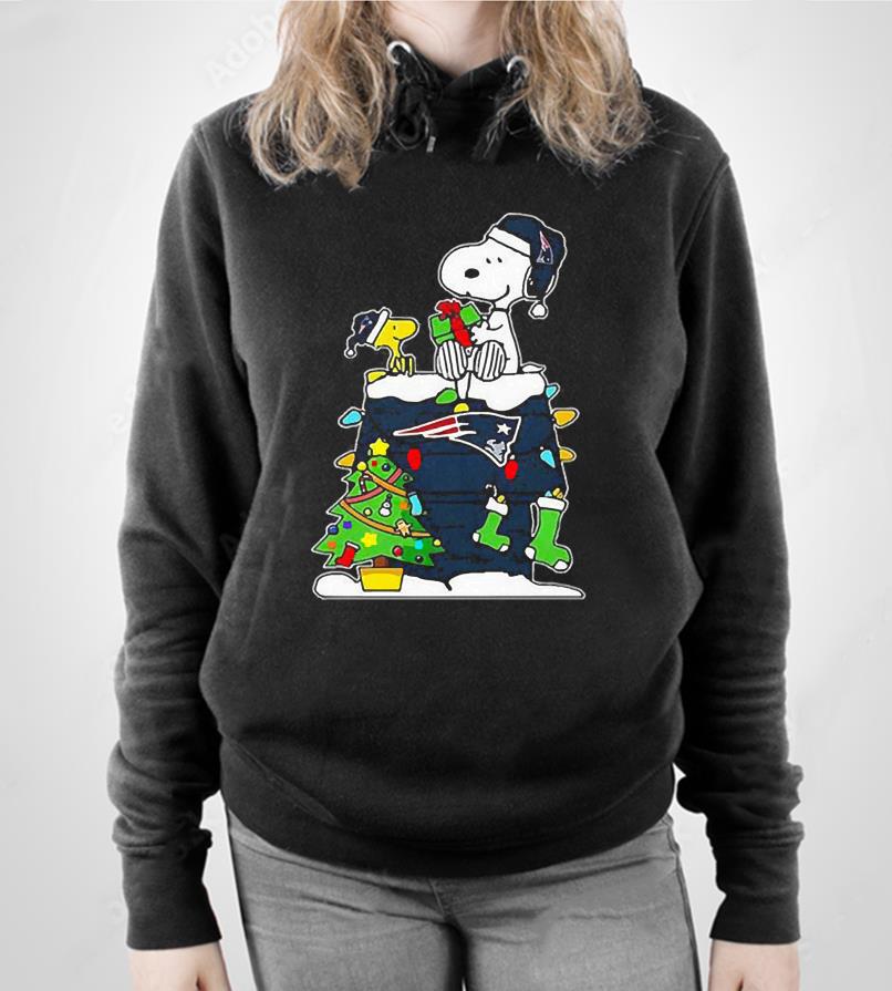 NFL New England Patriots Snoopy And Woodstock Christmas Shirt