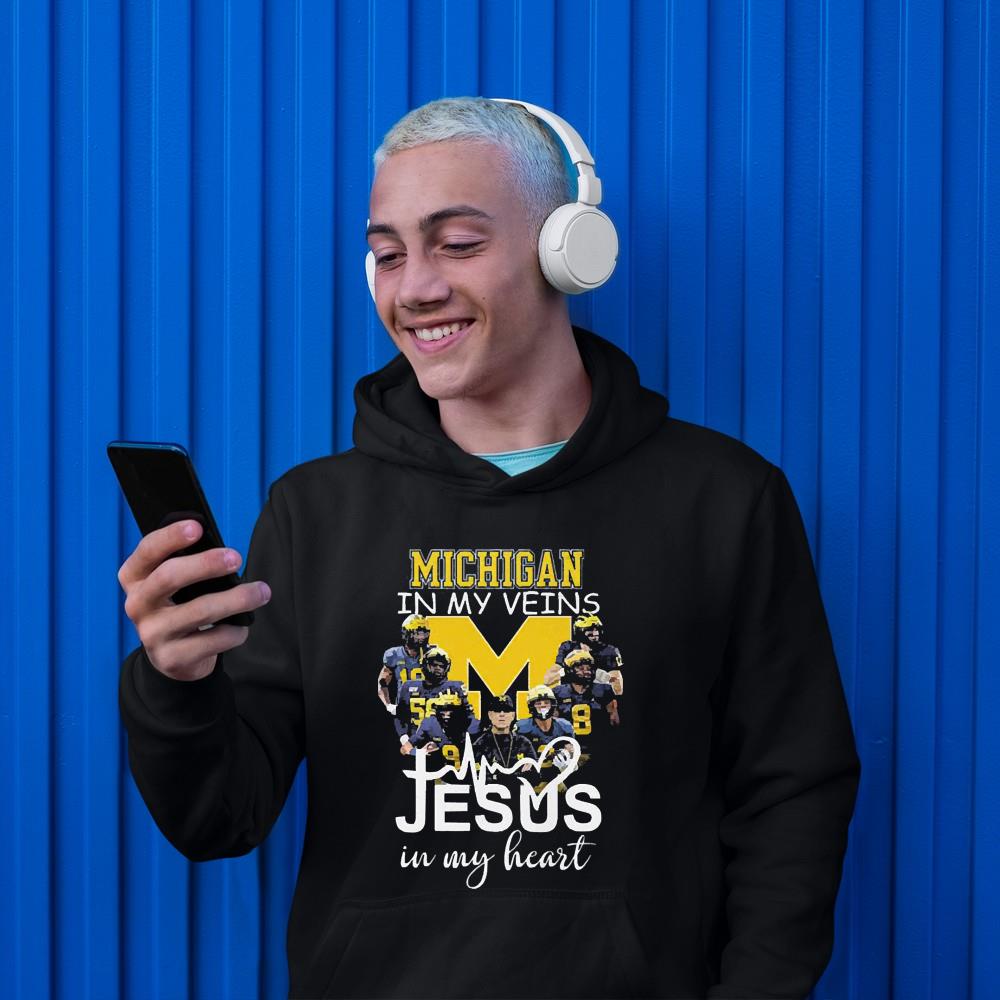 Michigan Wolverines In My Veins Jesus In My Heart shirt