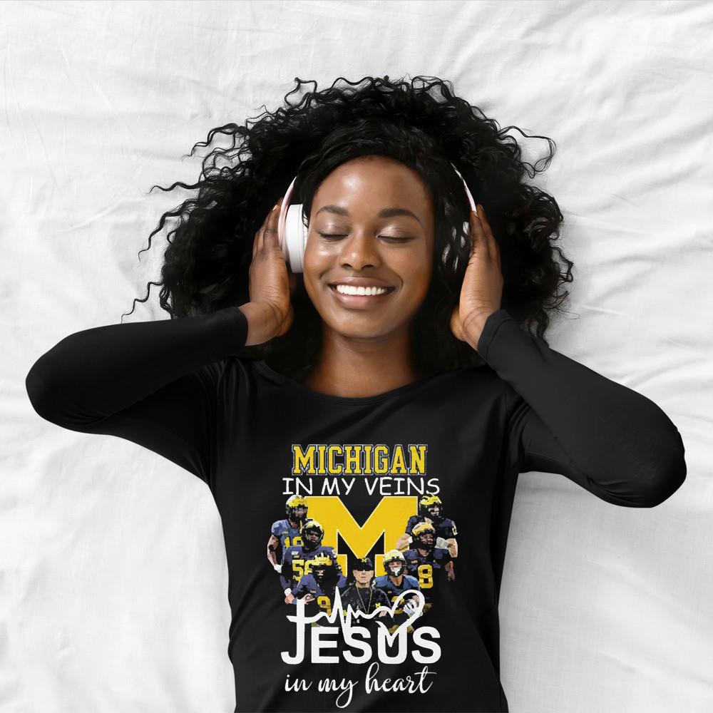 Michigan Wolverines In My Veins Jesus In My Heart shirt