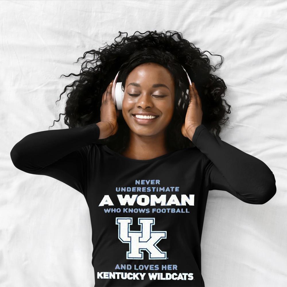 Never Underestimate A Woman Who Knows Football And Loves Her Kentucky Wildcats Logo 2022 Shirt Never Underestimate A Woman Who Knows Football And Loves Her Kentucky Wildcats Logo 2022 Shirt