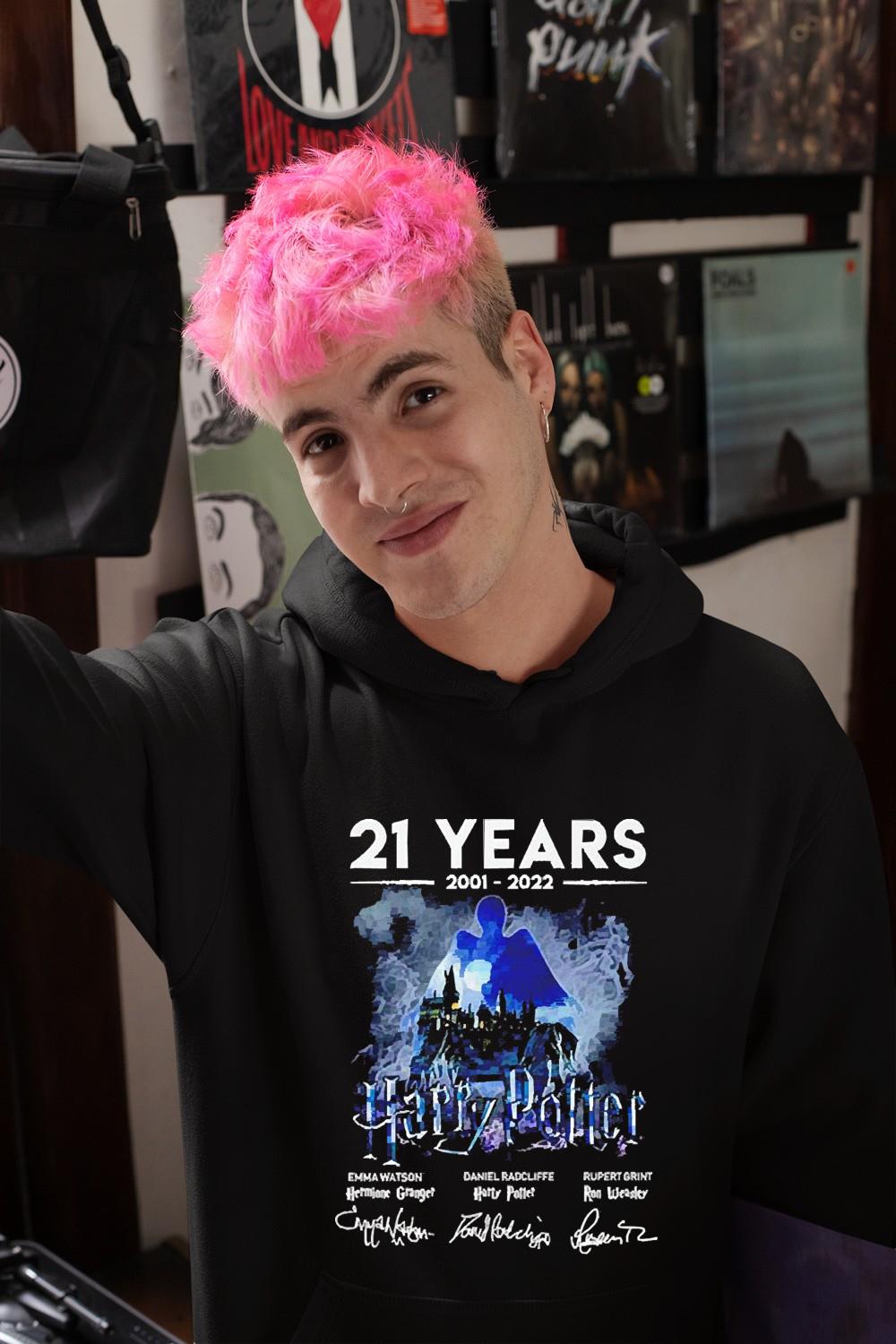 21 years 2001 2022 Harry Potter signatures Men’s shirt 1 Thebeatlestshirt News