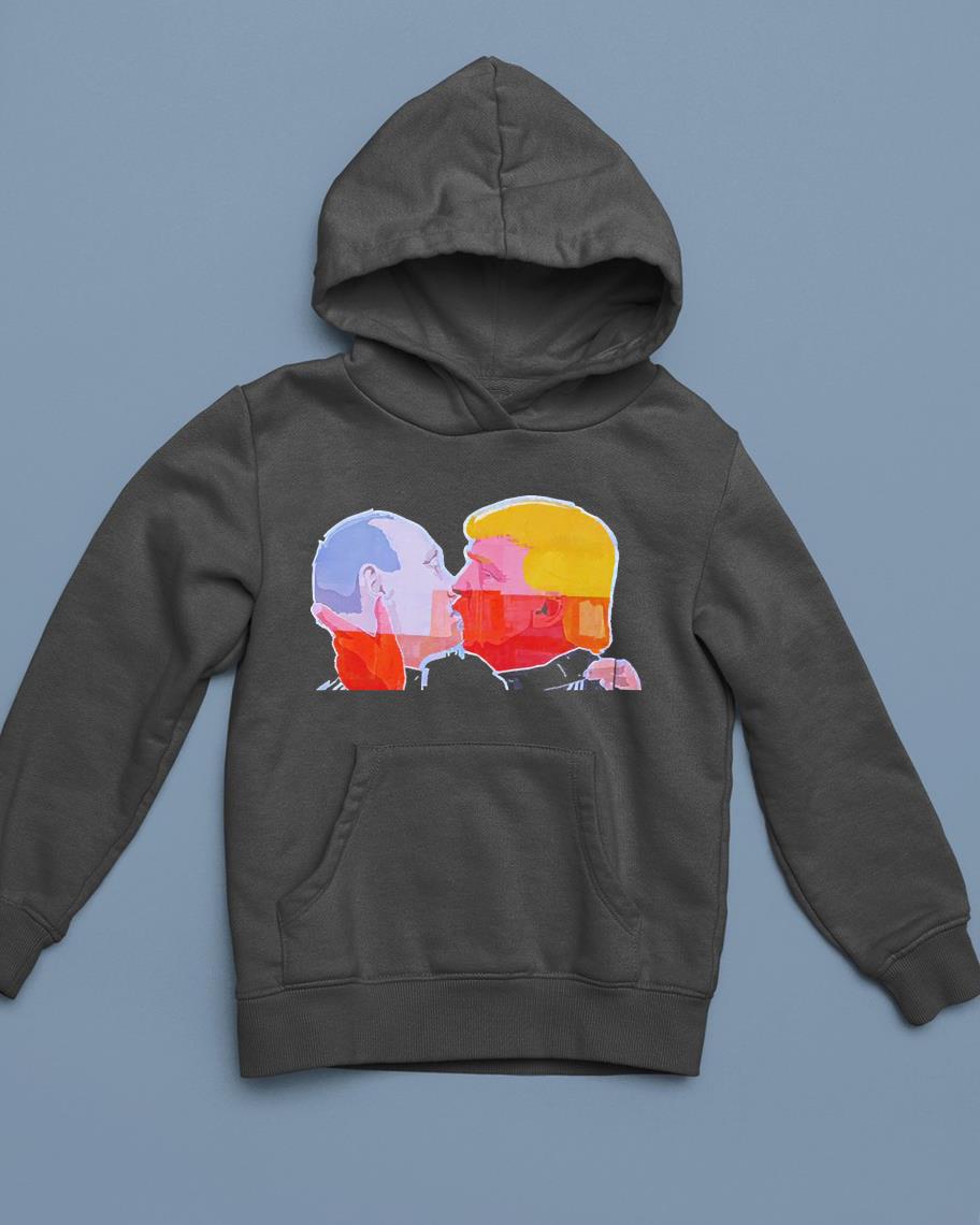 Donald Trump kissing Vladimir Putin shirt 1 MOTHERDAYSHIRTS NEWS