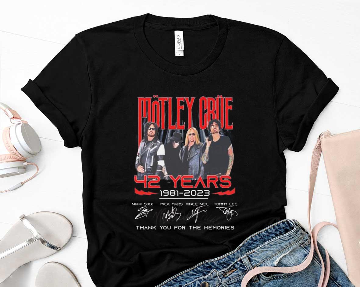 42 Years 1981 2023 Motley Crue Signatures Thank You For The Memories T-Shirt 12 Metallicatee News