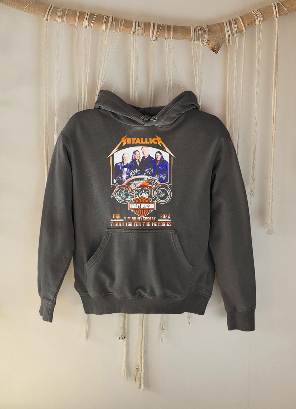 Metallica Motor Cycles Harley-davidson 1981-2022 41st Anniversary Thank You For The Memories Signatures Shirt 1 Thebeatlestshirt News Metallica Motor Cycles Harley-davidson 1981-2022 41st Anniversary Thank You For The Memories Signatures Shirt 1 Thebeatlestshirt News